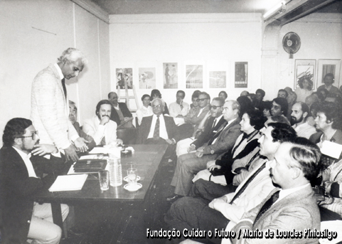 Intervenção de Alfredo Bruto da Costa durante um colóquio-debate organizado pela candidatura de Maria de Lourdes Pintasilgo às eleições presidenciais de 1986, realizado a 09.Nov.1985 no Centro Nacional de Cultura