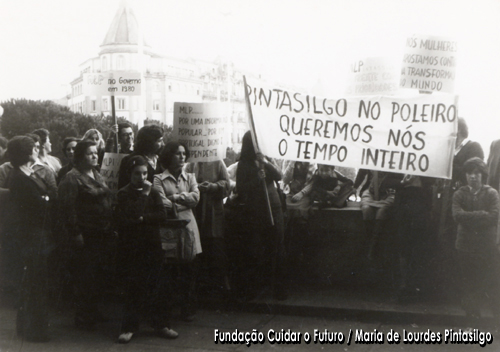 Manifestação do apoio popular a Maria de Lourdes Pintasilgo aquando da  visita oficial da primeira-ministra ao Porto em 1979